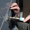 Как отремонтировать металлическую дверь Как отремонтировать входную дверь в квартиру